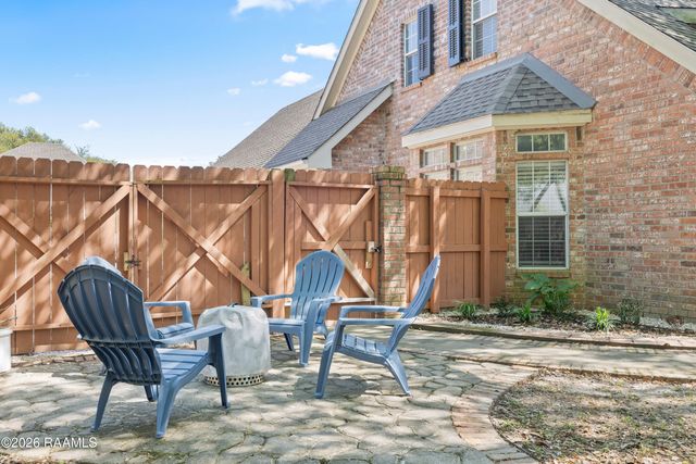 202 Trailwood Lane, Lafayette, LA 70508