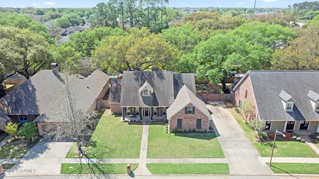 202 Trailwood Lane, Lafayette, LA 70508