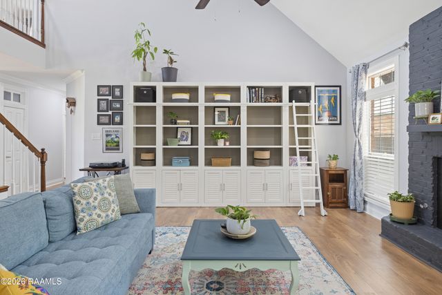 202 Trailwood Lane, Lafayette, LA 70508