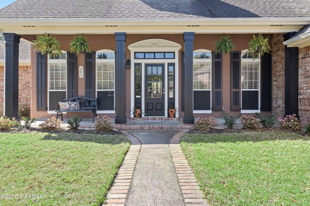 202 Trailwood Lane, Lafayette, LA 70508