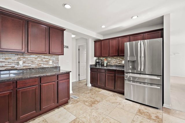 7211 E 104th Place, Crown Point, IN 46307