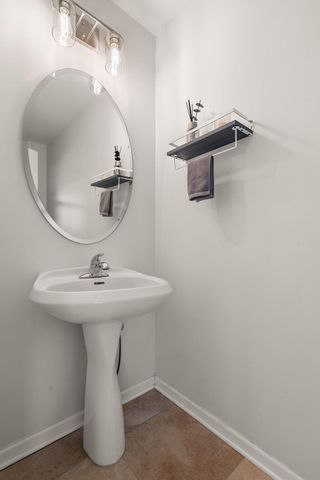 7211 E 104th Place, Crown Point, IN 46307