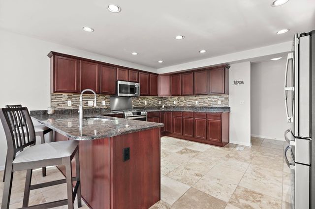 7211 E 104th Place, Crown Point, IN 46307