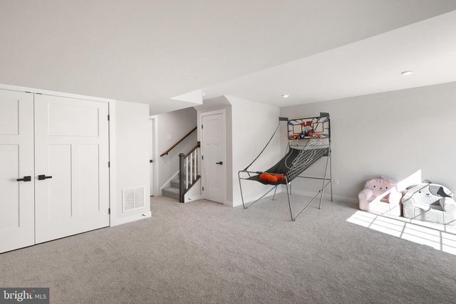 1174 WOODMONT LN, Catasauqua, PA 18032