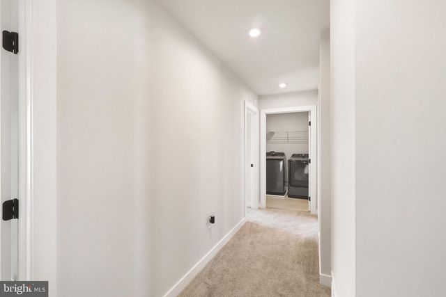 1174 WOODMONT LN, Catasauqua, PA 18032