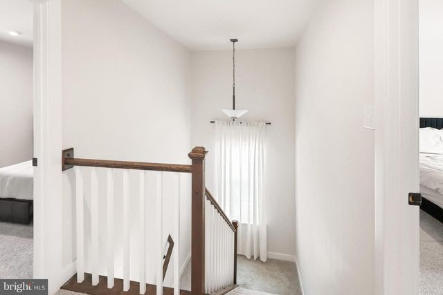 1174 WOODMONT LN, Catasauqua, PA 18032