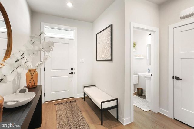 1174 WOODMONT LN, Catasauqua, PA 18032