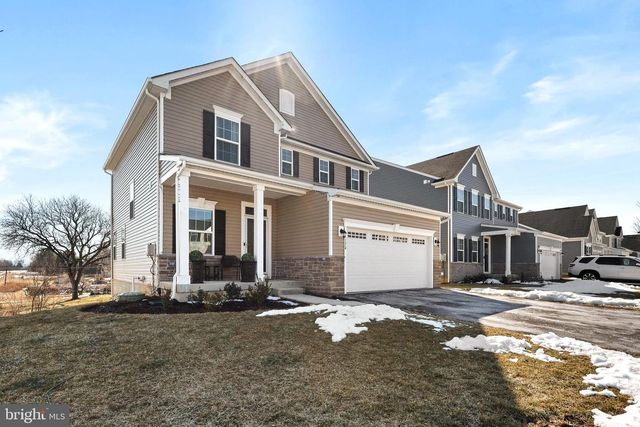 1174 WOODMONT LN, Catasauqua, PA 18032