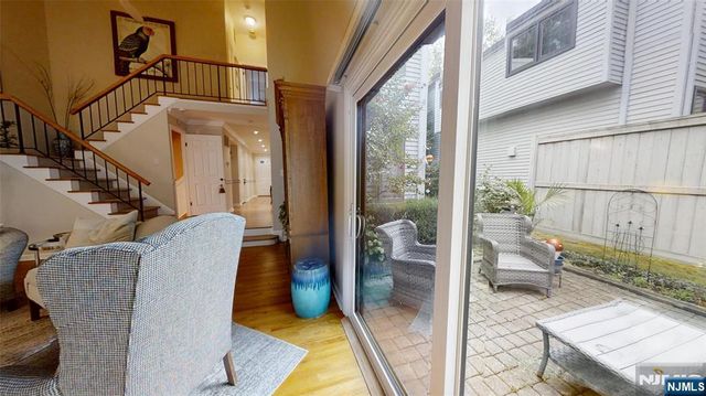 25 Stonegate Drive, Roseland, NJ 07068