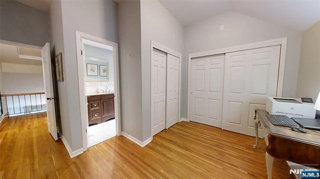 25 Stonegate Drive, Roseland, NJ 07068