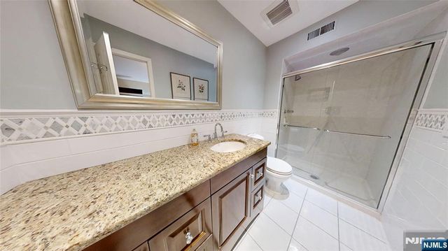 25 Stonegate Drive, Roseland, NJ 07068