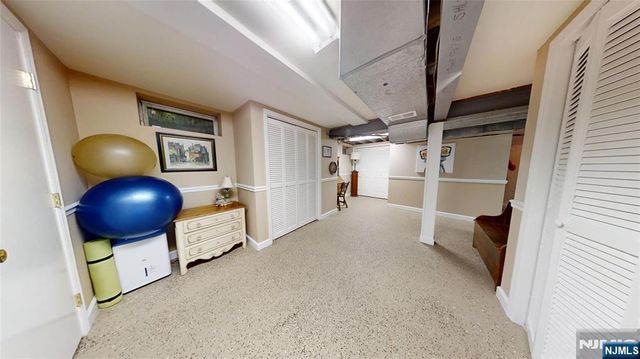 25 Stonegate Drive, Roseland, NJ 07068