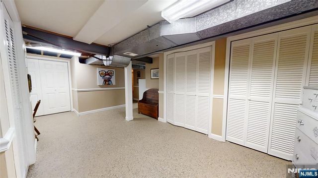 25 Stonegate Drive, Roseland, NJ 07068