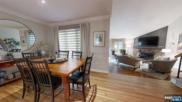 25 Stonegate Drive, Roseland, NJ 07068