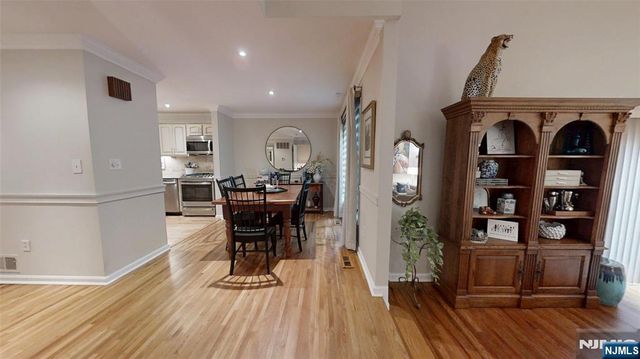 25 Stonegate Drive, Roseland, NJ 07068