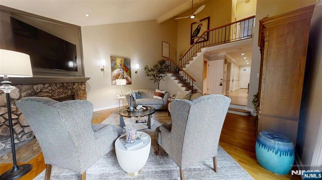 25 Stonegate Drive, Roseland, NJ 07068
