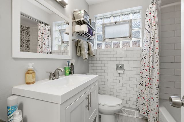 1036 W 105th Street, Chicago, IL 60643