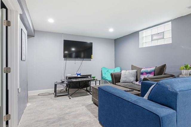 1036 W 105th Street, Chicago, IL 60643