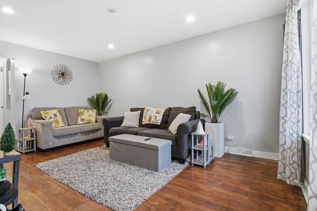 1036 W 105th Street, Chicago, IL 60643