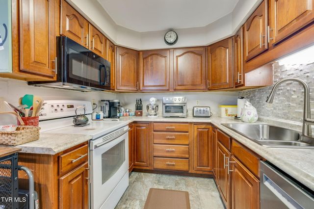 2030 West Manor Court 2030, Kingsport, TN 37660