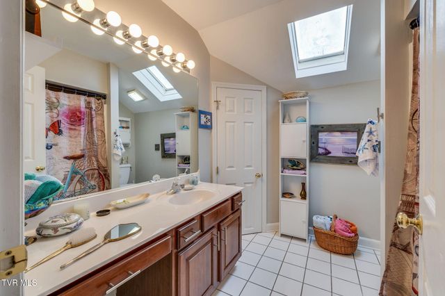 2030 West Manor Court 2030, Kingsport, TN 37660