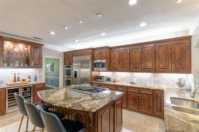 204 Swallow Drive, Southlake, TX 76092