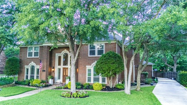 204 Swallow Drive, Southlake, TX 76092