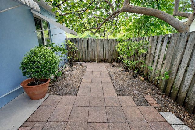 1413 NE 17th Way, Fort Lauderdale, FL 33304