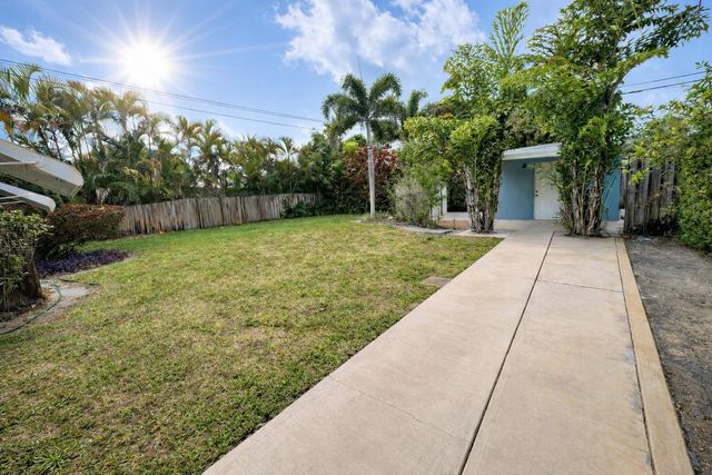 1413 NE 17th Way, Fort Lauderdale, FL 33304