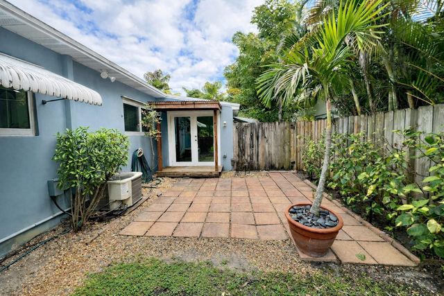 1413 NE 17th Way, Fort Lauderdale, FL 33304