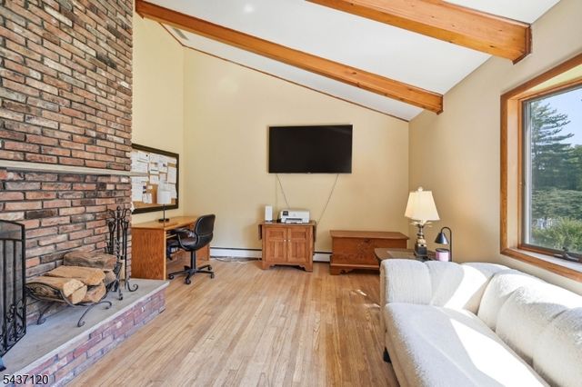 101 Walnut St, Oakland Boro, NJ 07436