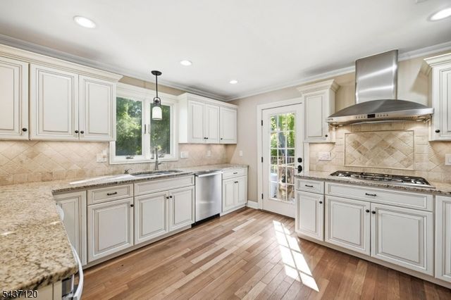 101 Walnut St, Oakland Boro, NJ 07436