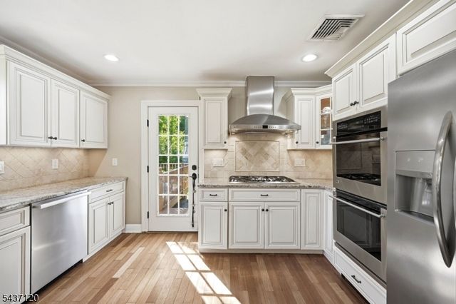 101 Walnut St, Oakland Boro, NJ 07436