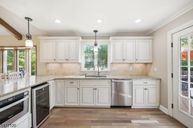 101 Walnut St, Oakland Boro, NJ 07436