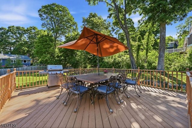 101 Walnut St, Oakland Boro, NJ 07436