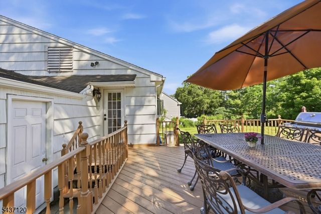 101 Walnut St, Oakland Boro, NJ 07436