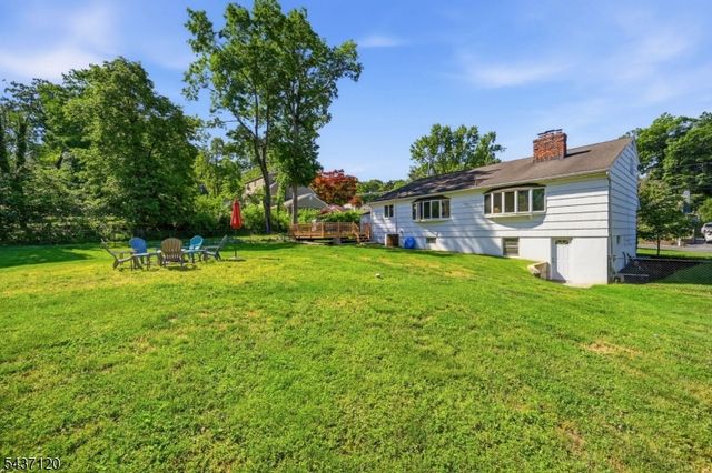 101 Walnut St, Oakland Boro, NJ 07436
