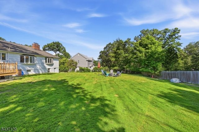 101 Walnut St, Oakland Boro, NJ 07436