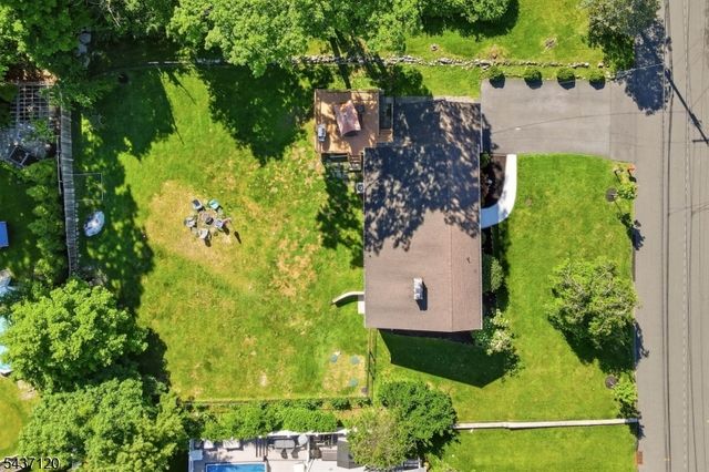 101 Walnut St, Oakland Boro, NJ 07436