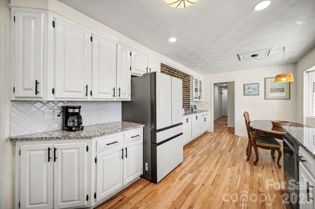 1140 Knollwood Drive, Claremont, NC 28610