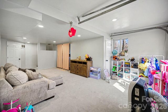 1140 Knollwood Drive, Claremont, NC 28610