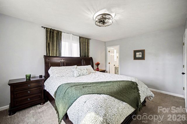 1140 Knollwood Drive, Claremont, NC 28610