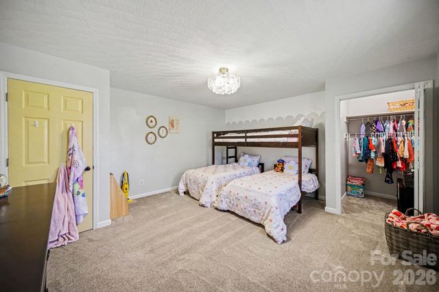 1140 Knollwood Drive, Claremont, NC 28610