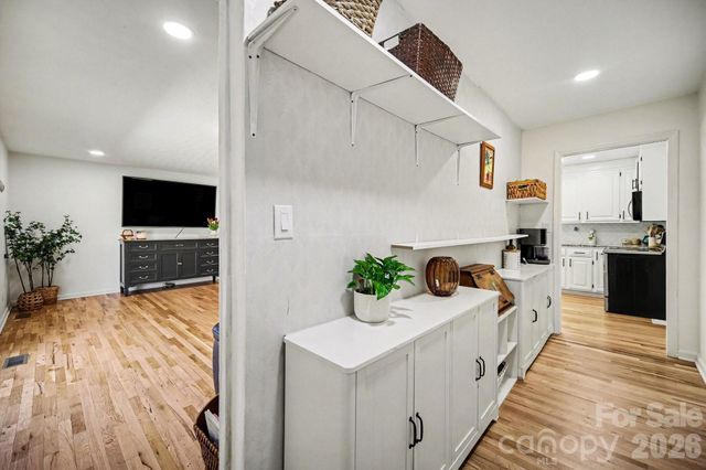 1140 Knollwood Drive, Claremont, NC 28610