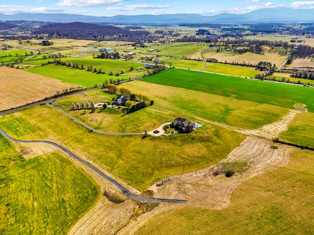 3483 BARTERBROOK RD, Staunton, VA 24401