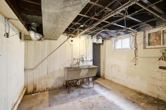 2555 N 51st STREET #2557, Milwaukee, WI 53210