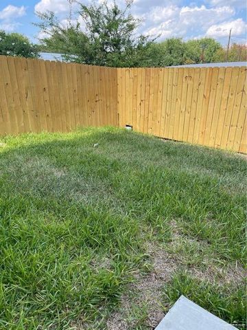 2409 S Hilltop Avenue, Edinburg, TX 78542