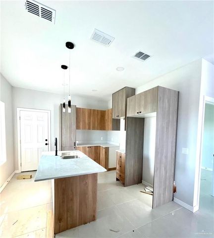 2409 S Hilltop Avenue, Edinburg, TX 78542