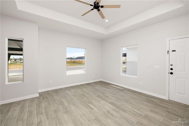 2409 S Hilltop Avenue, Edinburg, TX 78542