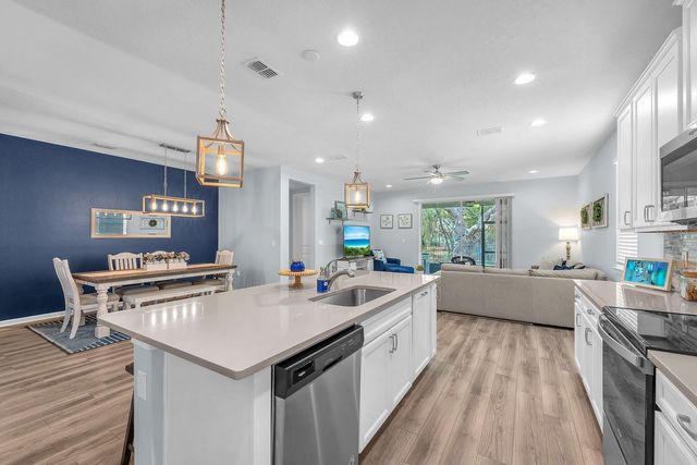 11404 BLUE WOODS DRIVE, Riverview, FL 33569